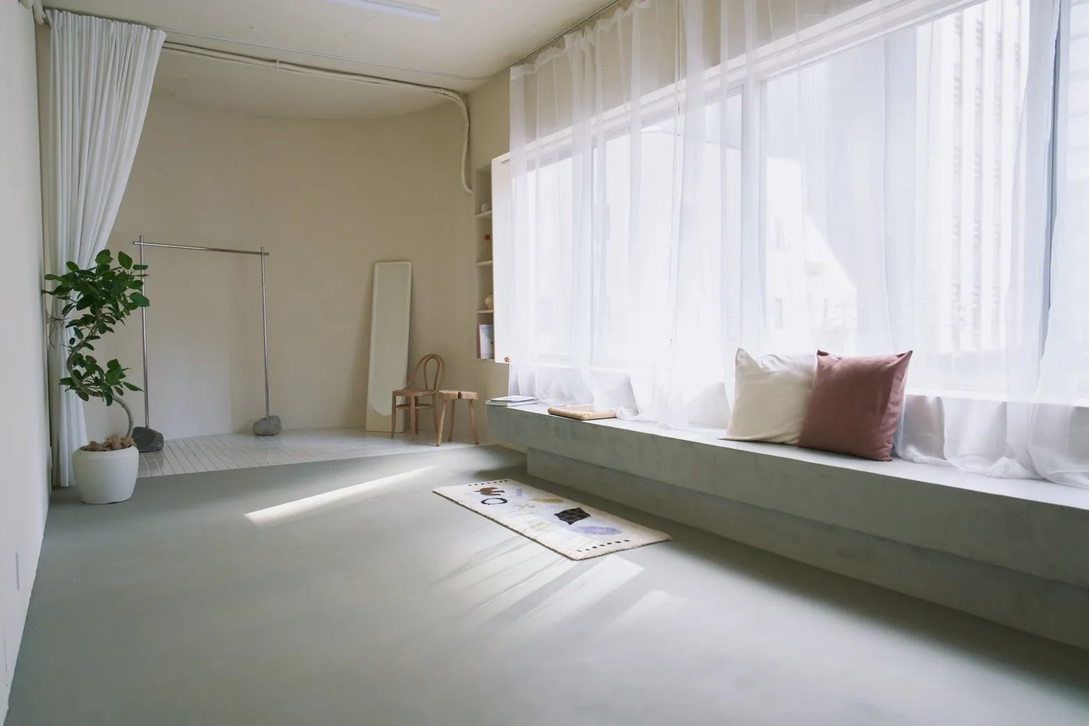 LIGHT BEIGE ROOM 原状回復基準写真 フィッティング側